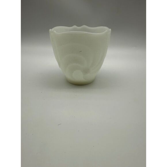 E. O. Brody Milk Glass Vase Spiral Pattern 4.5” - Picture 1 of 6